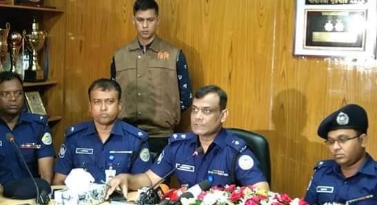 পদ্মা সেতুর জন্য মাথা লাগবে এটা সম্পূর্ন গুজব সংবাদ সম্মেলনে ভোলার এসপি কায়সার