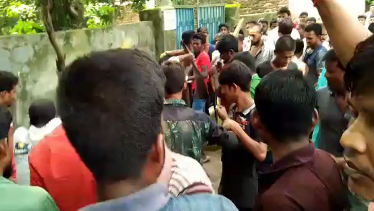 ব্যাগে শিশুর মাথা, নেত্রকোনায় যুবককে পিটিয়ে হত্যা