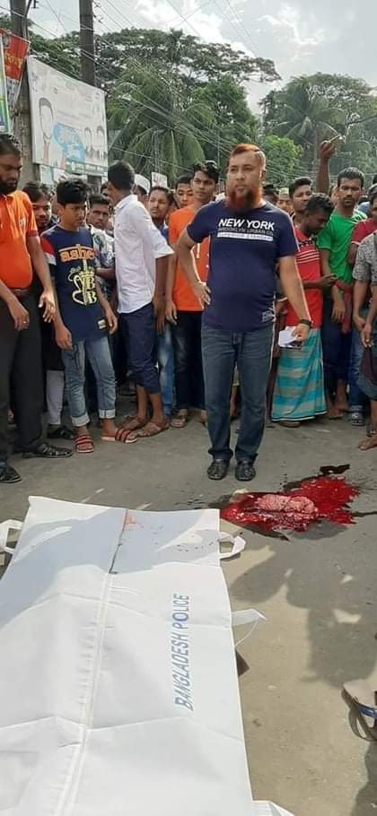 ভোলার লালমোহনে বাসের চাকায় পিষ্ট হয়ে স্কুল ছাত্র নিহত।