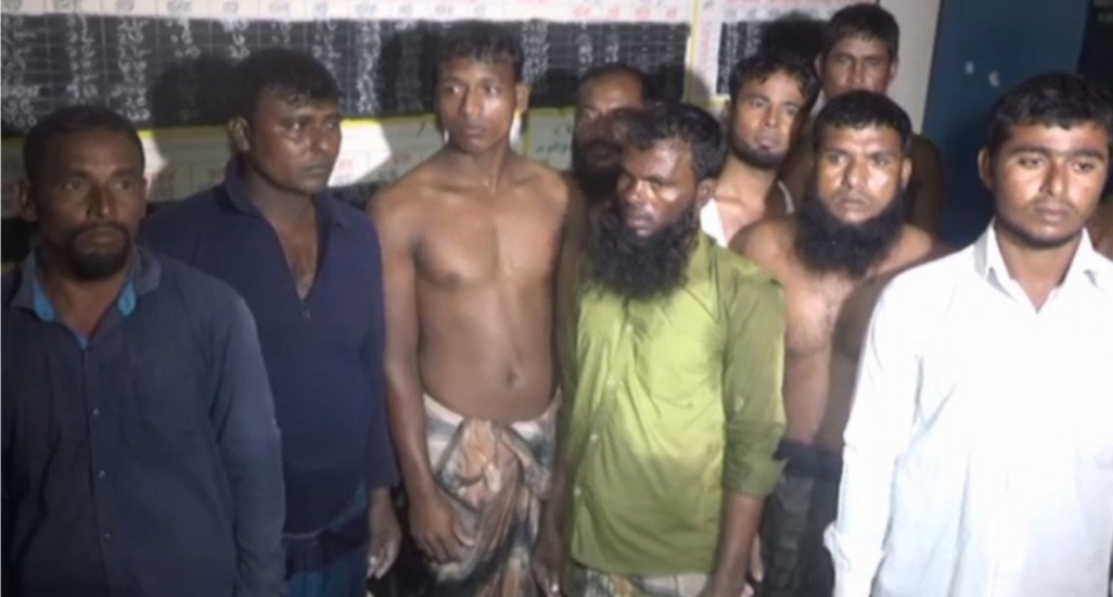 ভোলায় ২৪ জেলেসহ ট্রলারডুবি, একজনের লাশ উদ্ধার