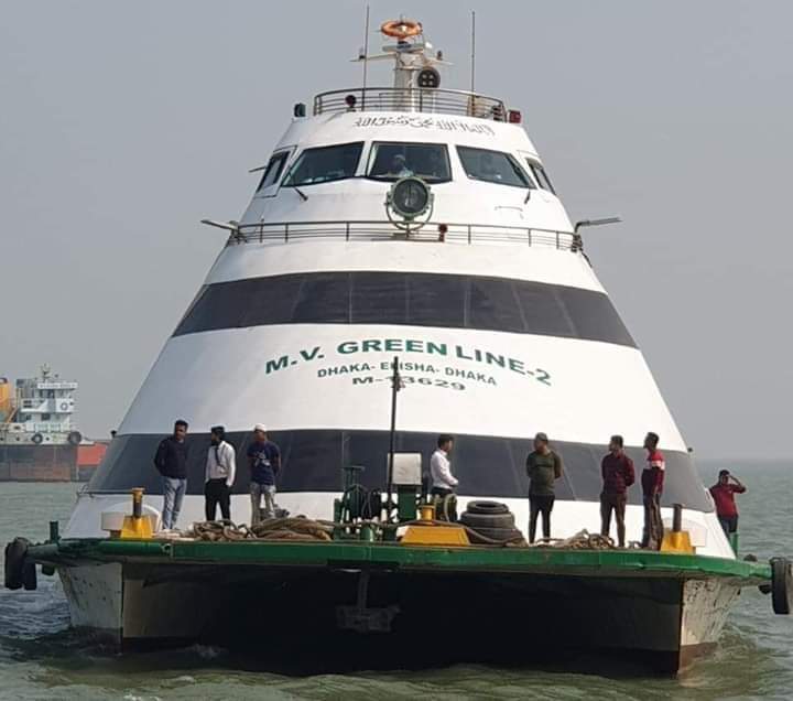 গ্রীনলাইন -এডভান্সারে মহিলা যাত্রীরা  নীরুপায় ও বিপাকে