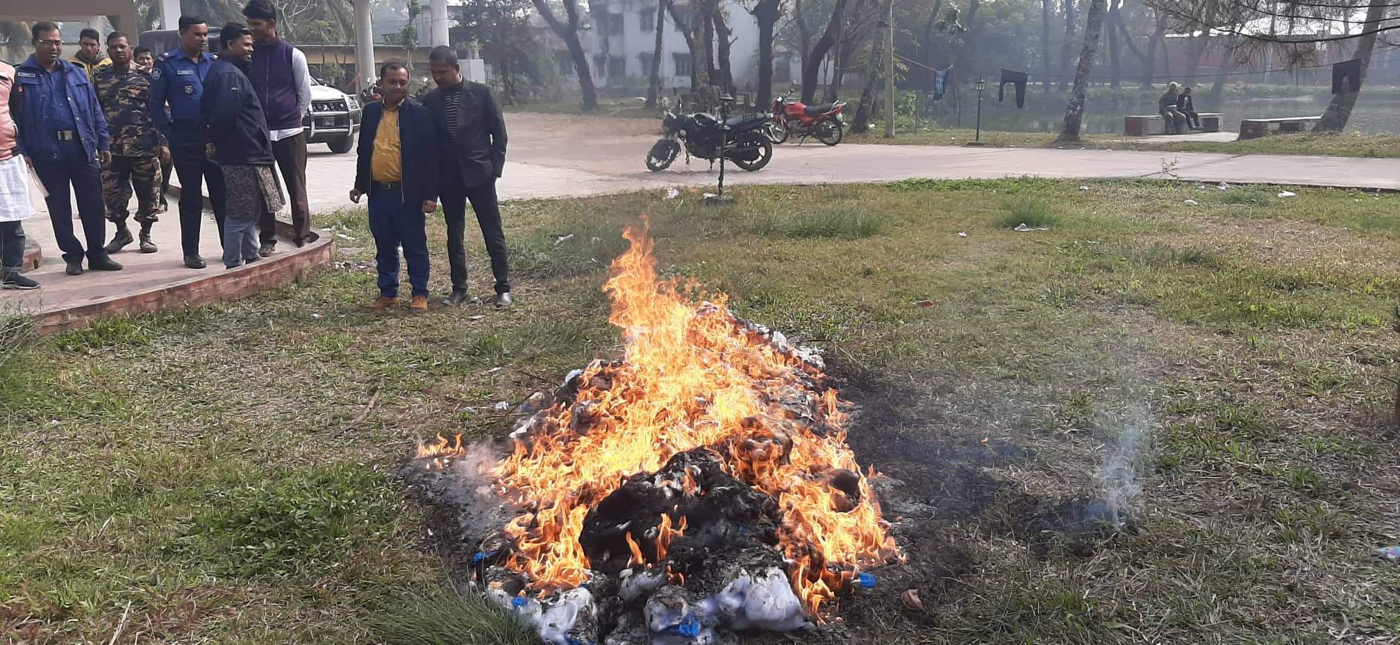 ভোলার দৌলতখানে ১ লক্ষ মিটার কারেন্ট জাল জব্দ, তিন জনের জরিমানা,