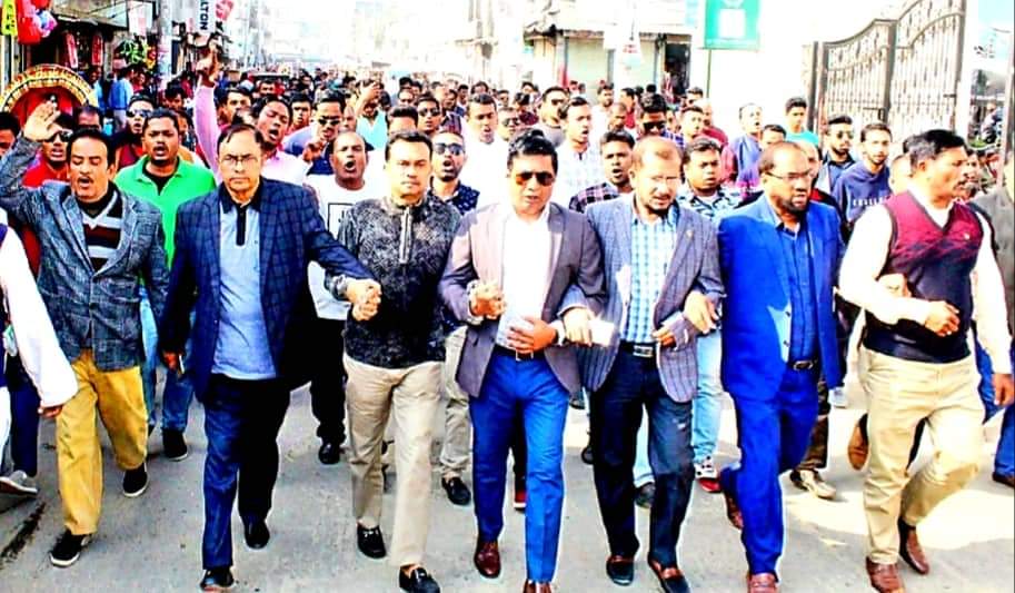 ভোলায় ৪ লেন রাস্তার প্রকল্পের অনুমোদন দেওয়ায় প্রধানমন্ত্রীকে শুভেচ্ছা জানিয়ে সর্ব স্থরের জনতার আনন্দ মিছিল