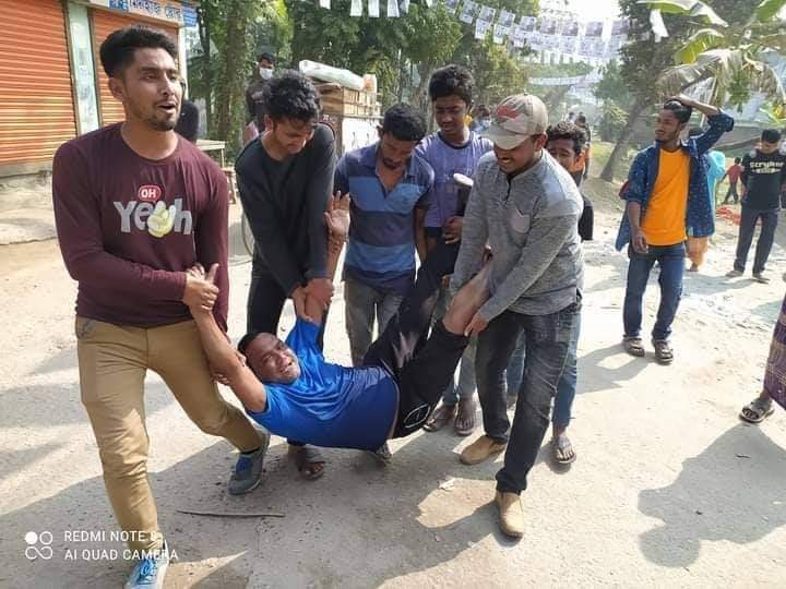 ভোলা পৌর ৪ নং ওয়ার্ডে দুই কাউন্সিলর প্রার্থীর মধ্যে সংঘর্ষ, নির্বাচনী অফিস ভাংচুর পুলিশ মোতায়েন আহত-১৫।