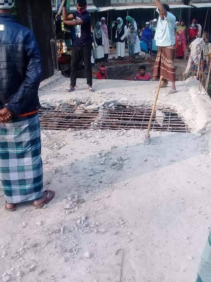 ভোলার দৌলতখানে ব্রীজ করার পূর্বে বিকল্প রাস্তা না করে ভাঙ্গার কারনে জনমনে ক্ষোভ প্রকাশ।