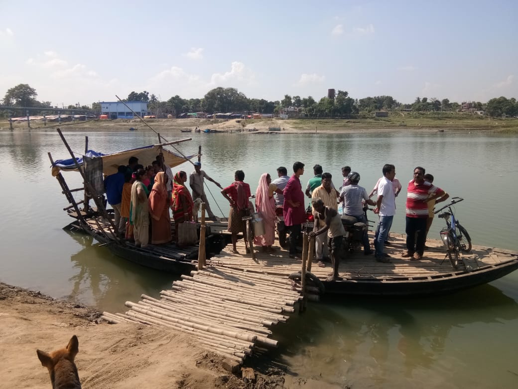 নির্বাচনে প্রতিদ্বন্দ্বিতা করাকে কেন্দ্র করে খেয়াঘাট দখলে নিতে নৌকার মাঝিকে ইয়াবা ব্যবসায়ী বানালেন প্রতিপক্ষ।।