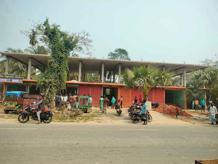 ভোলার ইলিশায় হঠাৎ গরু চোরের আলাদীনের চেরাগ বহুতল ভবনের সন্ধান।।